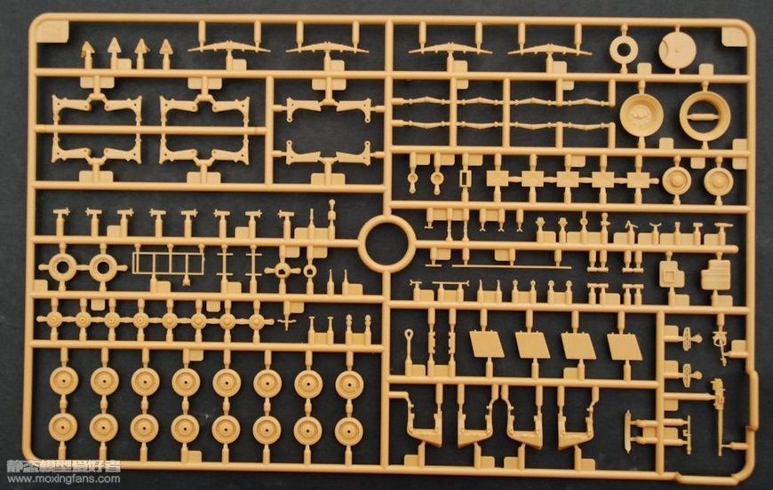 Збірна модель 1/35 Panzerbefehlswagen 35(t), Bronco CB35205