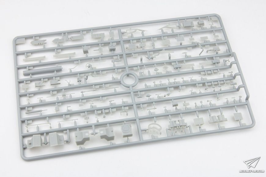 Збірна модель 1/35 88-mm L/71 FlaK 41 з розрахунком, Bronco CB35067