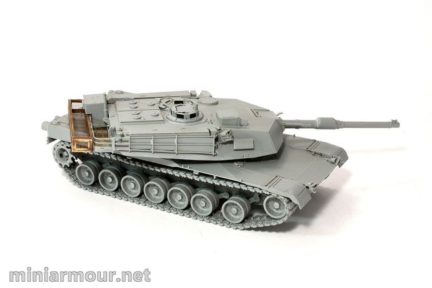 Збірна модель 1/35 Основний бойовий танк США Abrams M1A1 AIM, Dragon 3535