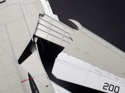 Збірна модель 1/48 Grumman F-14A Tomcat, Tamiya 61114 + металевий датчик Master AM-48-007 + ремені Eduard 49806