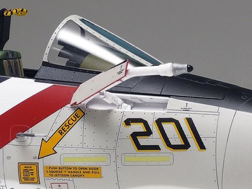 Збірна модель 1/48 Grumman F-14A Tomcat, Tamiya 61114 + металевий датчик Master AM-48-007 + ремені Eduard 49806