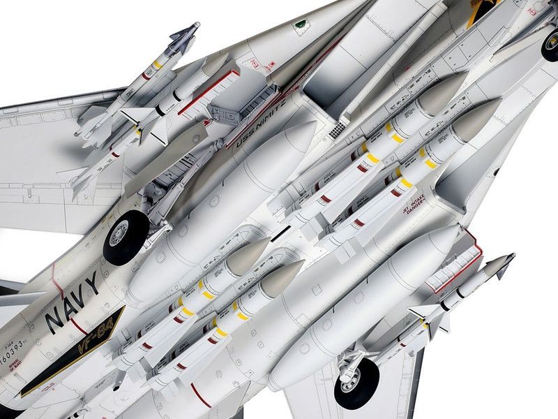Збірна модель 1/48 Grumman F-14A Tomcat, Tamiya 61114 + металевий датчик Master AM-48-007 + ремені Eduard 49806