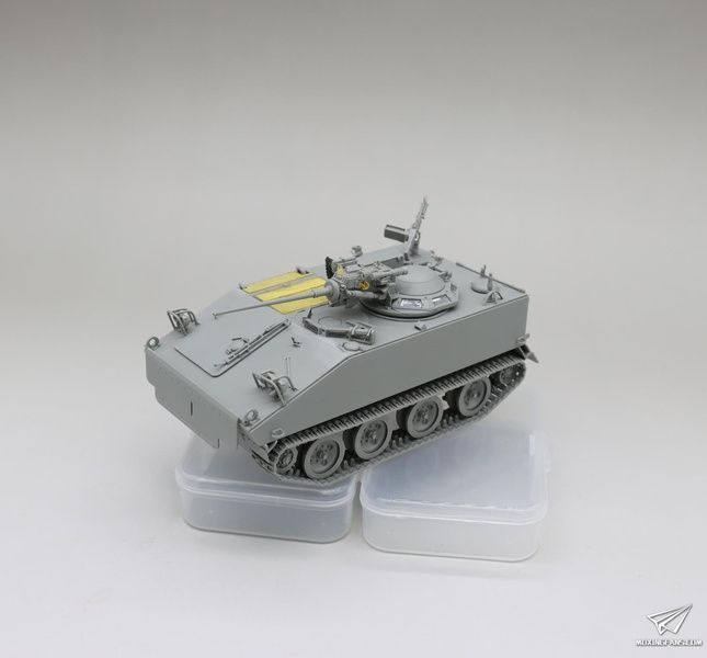 Збірна модель 1/35 M114A1E1 CRV (M114A2) бронетранспортер США, Takom 2149
