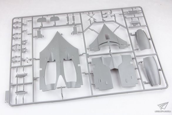 Збірна модель 1/32 Ho 229A німецький винищувач, з фігурою пілота 1/16, Takom 32001
