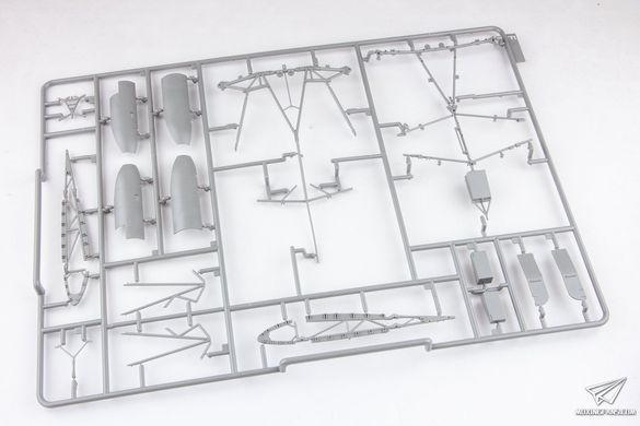 Збірна модель 1/32 Ho 229A німецький винищувач, з фігурою пілота 1/16, Takom 32001