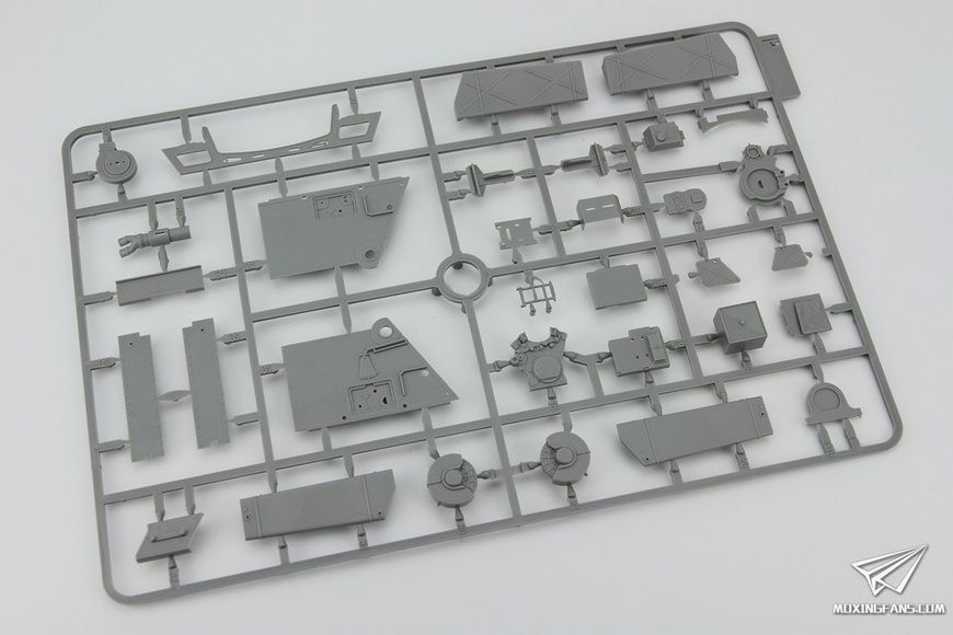 Збірна модель 1/35 Sd.Kfz.182 King Tiger з баштою Henschel, з повним інтер'єром, Takom 2073S