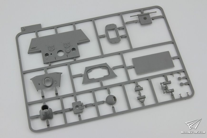 Збірна модель 1/35 Sd.Kfz.182 King Tiger з баштою Henschel, з повним інтер'єром, Takom 2073S