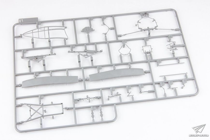 Збірна модель 1/32 Ho 229A німецький винищувач, з фігурою пілота 1/16, Takom 32001