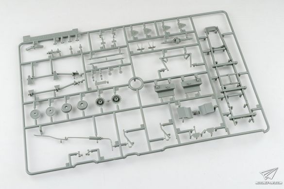 Збірна модель 1/35 Sd.Kfz.3 Maultier медевак з фігурами (версія 2024 року), Dragon 6766