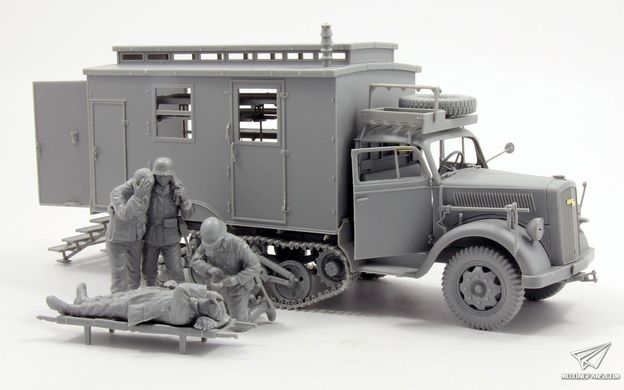 Збірна модель 1/35 Sd.Kfz.3 Maultier медевак з фігурами (версія 2024 року), Dragon 6766