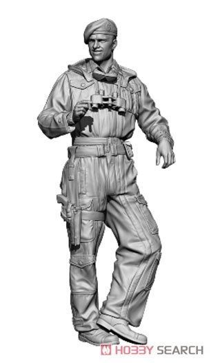 Збірна модель 1/35 Super Conqueror з фігуркою танкіста, Amusing Hobby 35A013