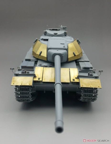 Збірна модель 1/35 Super Conqueror з фігуркою танкіста, Amusing Hobby 35A013