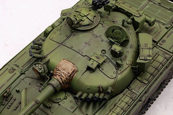 Збірна модель 1/35 Т-72А зр. 1983 р. основний бойовий танк, Trumpeter 09547