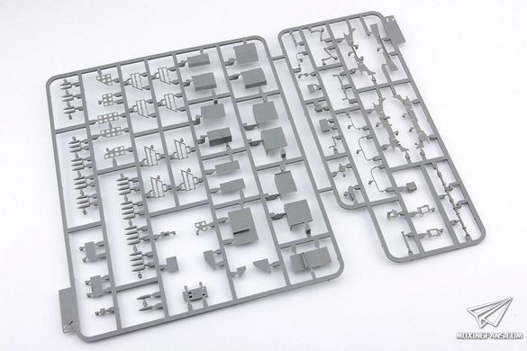 Збірна модель 1/35 Panther Ausf.A середніх-пізніх випусків (Sd.Kfz. 267, Sd.Kfz. 171), з циммеритом та повним інтер'єром (2 в 1), Takom 2100