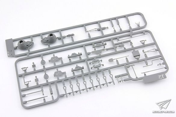 Збірна модель 1/35 Panther Ausf.A середніх-пізніх випусків (Sd.Kfz. 267, Sd.Kfz. 171), з циммеритом та повним інтер'єром (2 в 1), Takom 2100