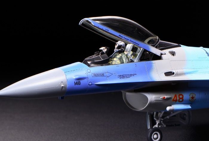 Збірна модель 1/48 F-16C/N Aggressor/Adversary, Tamiya 61106 + фототравлення Eduard FE452 + смоляне крісло Eduard Brassin 648001