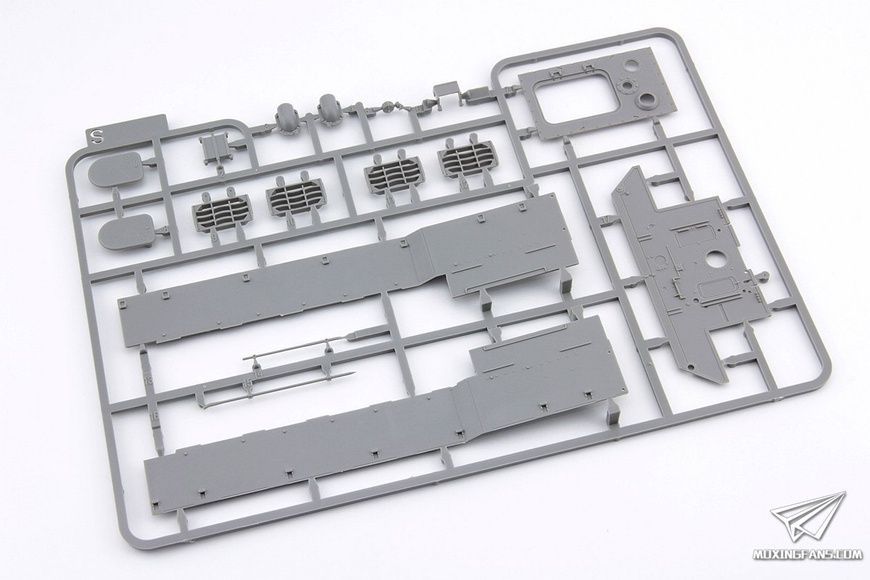 Збірна модель 1/35 Panther Ausf.A середніх-пізніх випусків (Sd.Kfz. 267, Sd.Kfz. 171), з циммеритом та повним інтер'єром (2 в 1), Takom 2100
