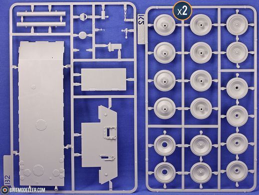 Збірна модель 1/35 Panther Ausf.D ранніх-середніх випусків, з повним інтер'єром та прозорими деталями корпусу, Takom 2103
