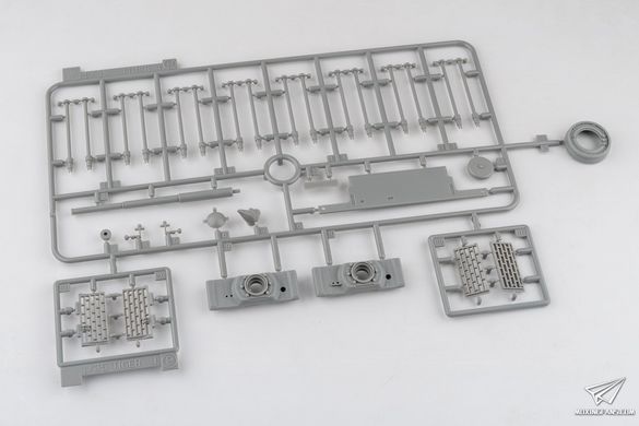 Збірна модель 1/35 Tiger I Ausf.E початкових випусків, Ленінград 1942/1943, з Magic Track, 3D деталями, фігурами (2024), Dragon 6600SP