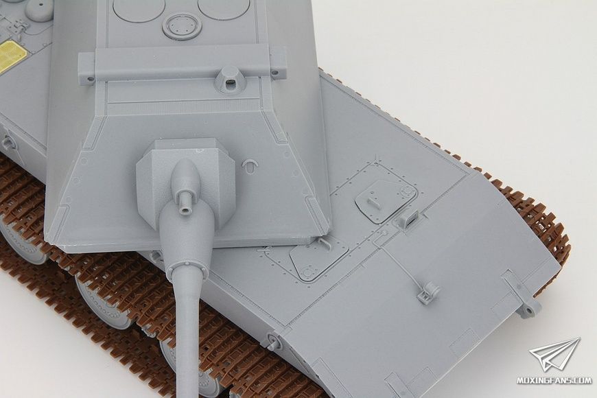 Збірна модель 1/35 E-100 з баштою проєкту Krupp, Amusing Hobby 35A015