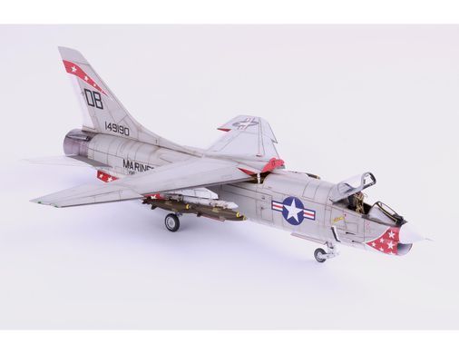 УЦІНКА! Збірна модель 1/48 Vought F-8E Crusader, Eduard 11110 + набір деталювання Eduard SIN64840