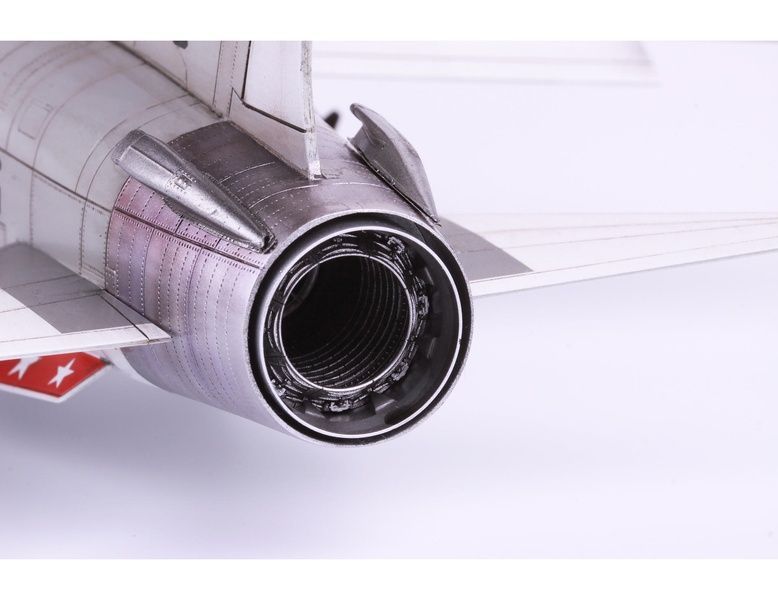 УЦІНКА! Збірна модель 1/48 Vought F-8E Crusader, Eduard 11110 + набір деталювання Eduard SIN64840
