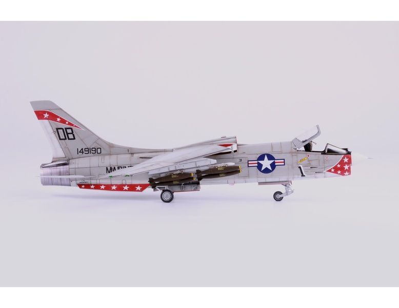 УЦІНКА! Збірна модель 1/48 Vought F-8E Crusader, Eduard 11110 + набір деталювання Eduard SIN64840