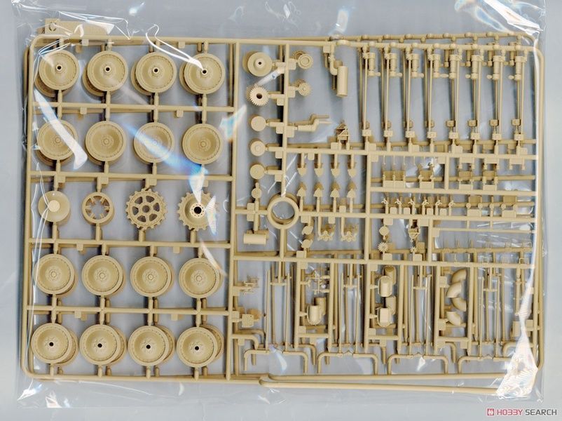 Збірна модель 1/35 Panther Ausf.G з повним інтер'єром та робочими траками, RFM RM-5019
