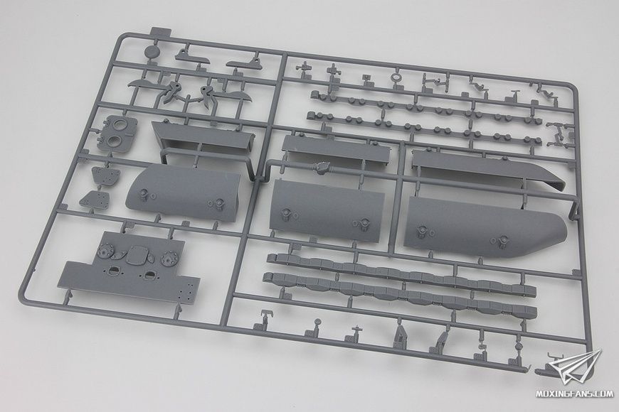 Збірна модель 1/35 8.8cm Flakzwilling Flakpanzer E-100, Amusing Hobby 35A016