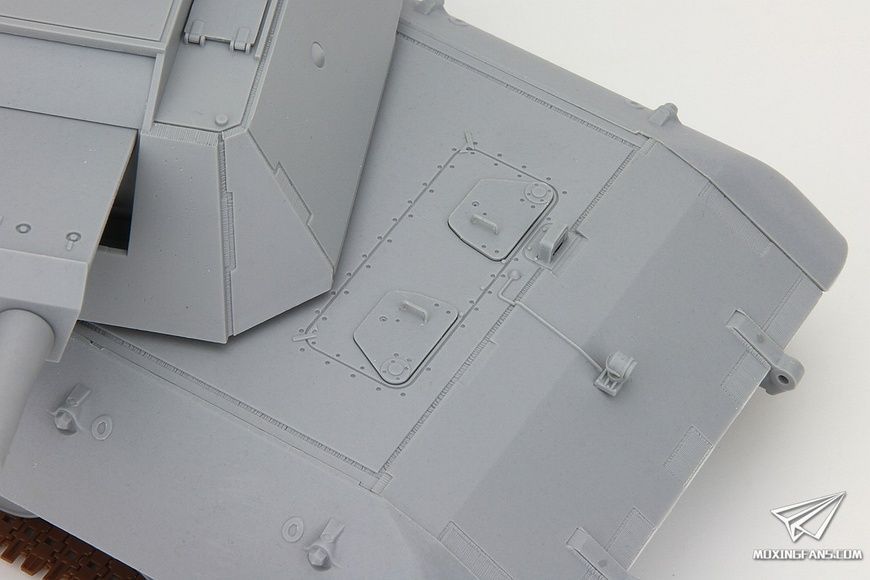 Збірна модель 1/35 8.8cm Flakzwilling Flakpanzer E-100, Amusing Hobby 35A016