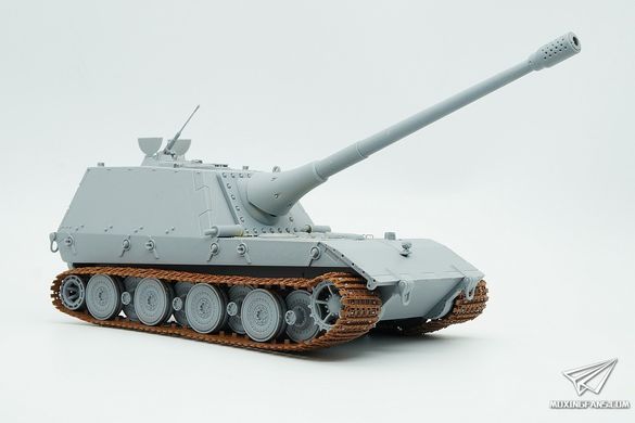 Збірна модель 1/35 Jagdpanzer E-100, Amusing Hobby 35A017