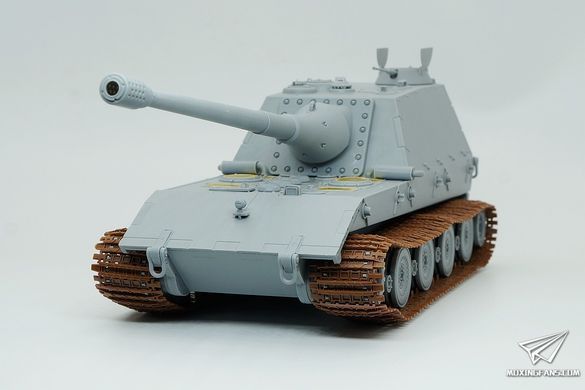 Збірна модель 1/35 Jagdpanzer E-100, Amusing Hobby 35A017