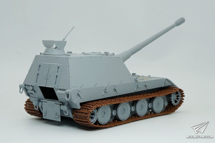 Збірна модель 1/35 Jagdpanzer E-100, Amusing Hobby 35A017