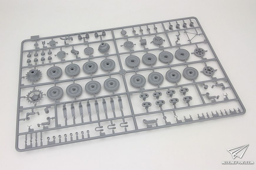 Збірна модель 1/35 Jagdpanzer E-100, Amusing Hobby 35A017