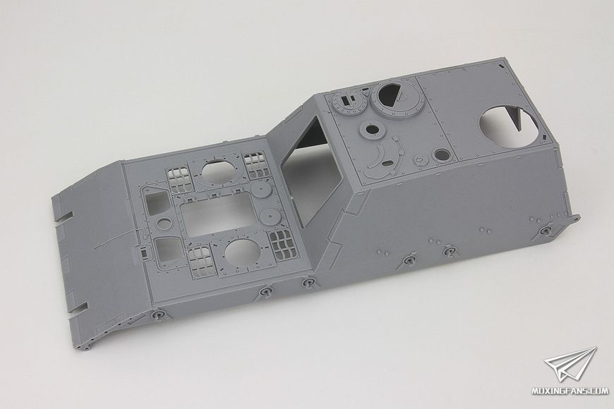 Збірна модель 1/35 Jagdpanzer E-100, Amusing Hobby 35A017
