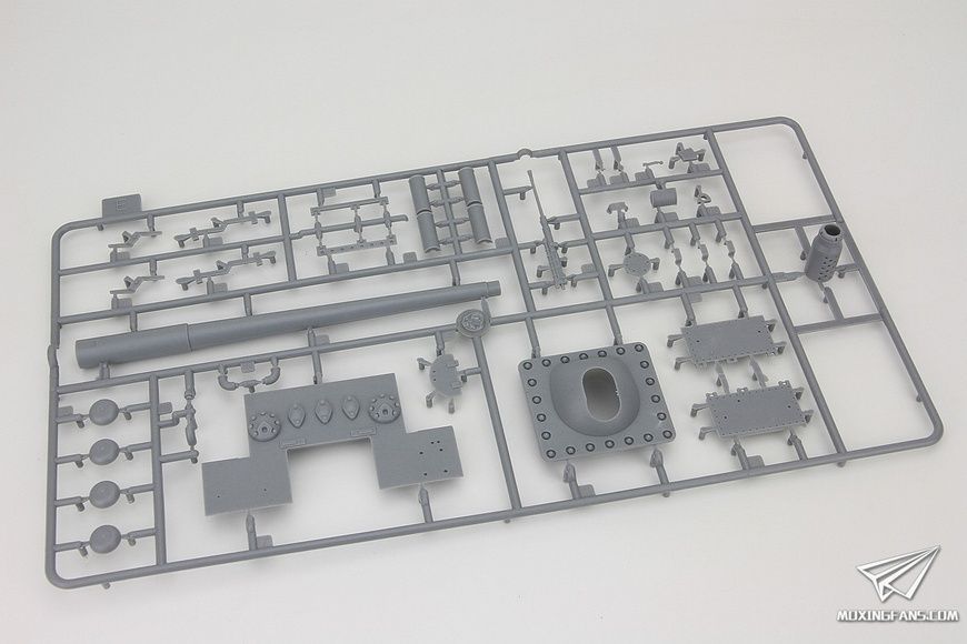 Збірна модель 1/35 Jagdpanzer E-100, Amusing Hobby 35A017