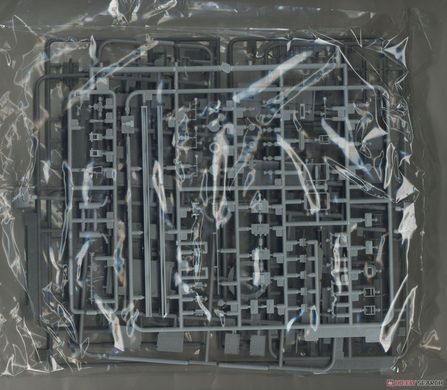 Збірна модель 1/35 Pz.Kpfw.IV Ausf.H пізніх випусків з циммеритом (2 в 1) з Magic Track, Dragon 6933