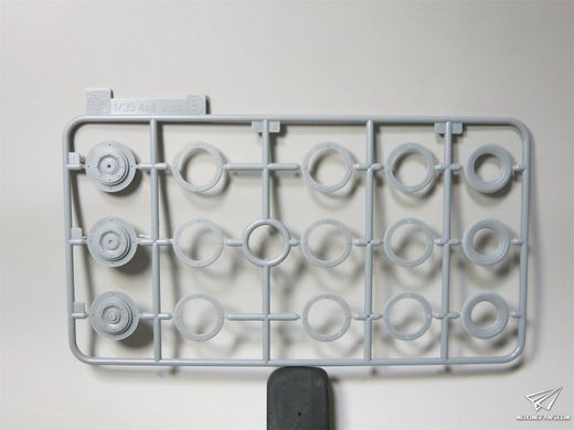Збірна модель 1/35 Комплект з трьох джипів 4x4 Truck Unit з фігурами, Dragon 6931