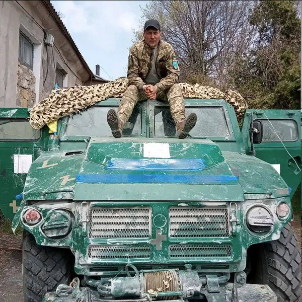 Збірна модель 1/35 ГАЗ АСН-233115 "Тігр-М СпН" броньований автомобіль, Meng VS-008
