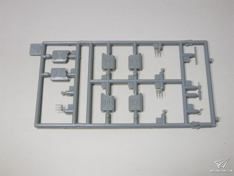 Збірна модель 1/35 Комплект з трьох джипів 4x4 Truck Unit з фігурами, Dragon 6931