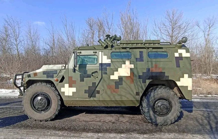 Збірна модель 1/35 ГАЗ АСН-233115 "Тігр-М СпН" броньований автомобіль, Meng VS-008