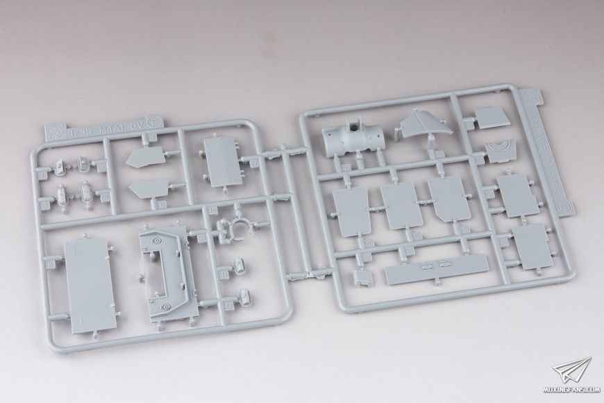 Збірна модель 1/35 Sherman Firefly 1c Welded Hull, з Magic Tracks та Duckbills, Dragon 6568
