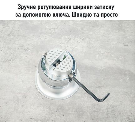 Сферичні обертові лещата для моделювання HAT-SV