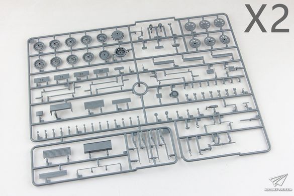 Збірна модель 1/35 Sd.kfz.251/1 Ausf.D пізніх випусків з повним інтер'єром, Takom/Snowman SP-8001