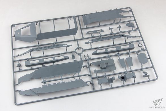 Збірна модель 1/35 Sd.kfz.251/1 Ausf.D пізніх випусків з повним інтер'єром, Takom/Snowman SP-8001