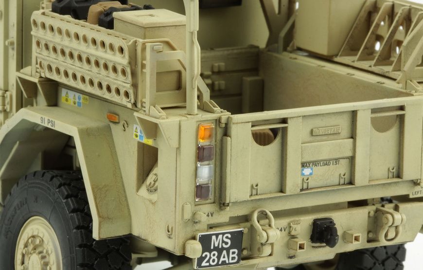 Збірна модель 1/35 Husky TSV (Tactical Support Vehicle), Meng VS-009