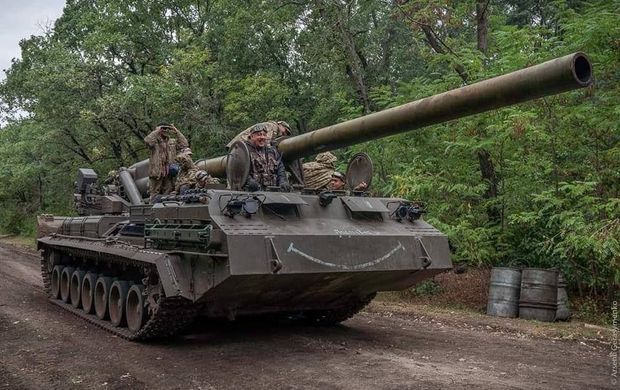 Збірна модель 1/35 2С7 &laquo;Піон&raquo; 203-мм самохідна гармата, Trumpeter 05593