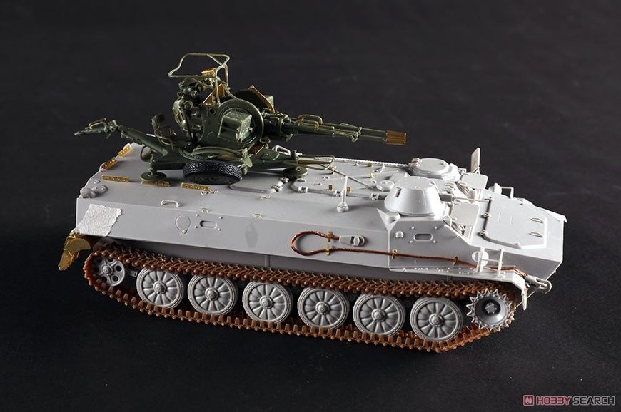 Збірна модель 1/35 МТЛБ з зенітною установкою ЗУ-23-2, з інтер'єром, Trumpeter 09618
