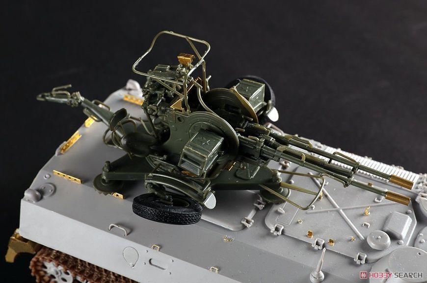 Збірна модель 1/35 МТЛБ з зенітною установкою ЗУ-23-2, з інтер'єром, Trumpeter 09618