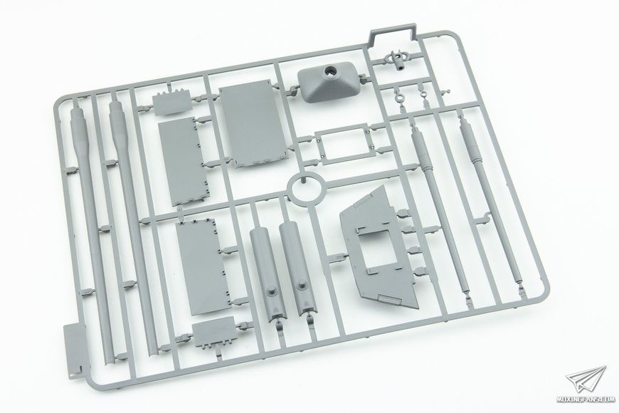 Збірна модель 1/35 Jagdtiger 128mm PaK L66 / 88mm PaK L71 (2 в 1), Takom 8008